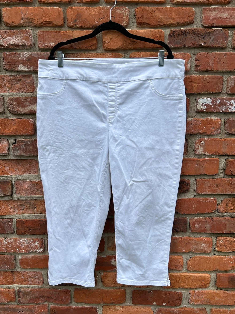Chico's White Stretch Pull On Ankle Capri Jeans Women’s 3/XL